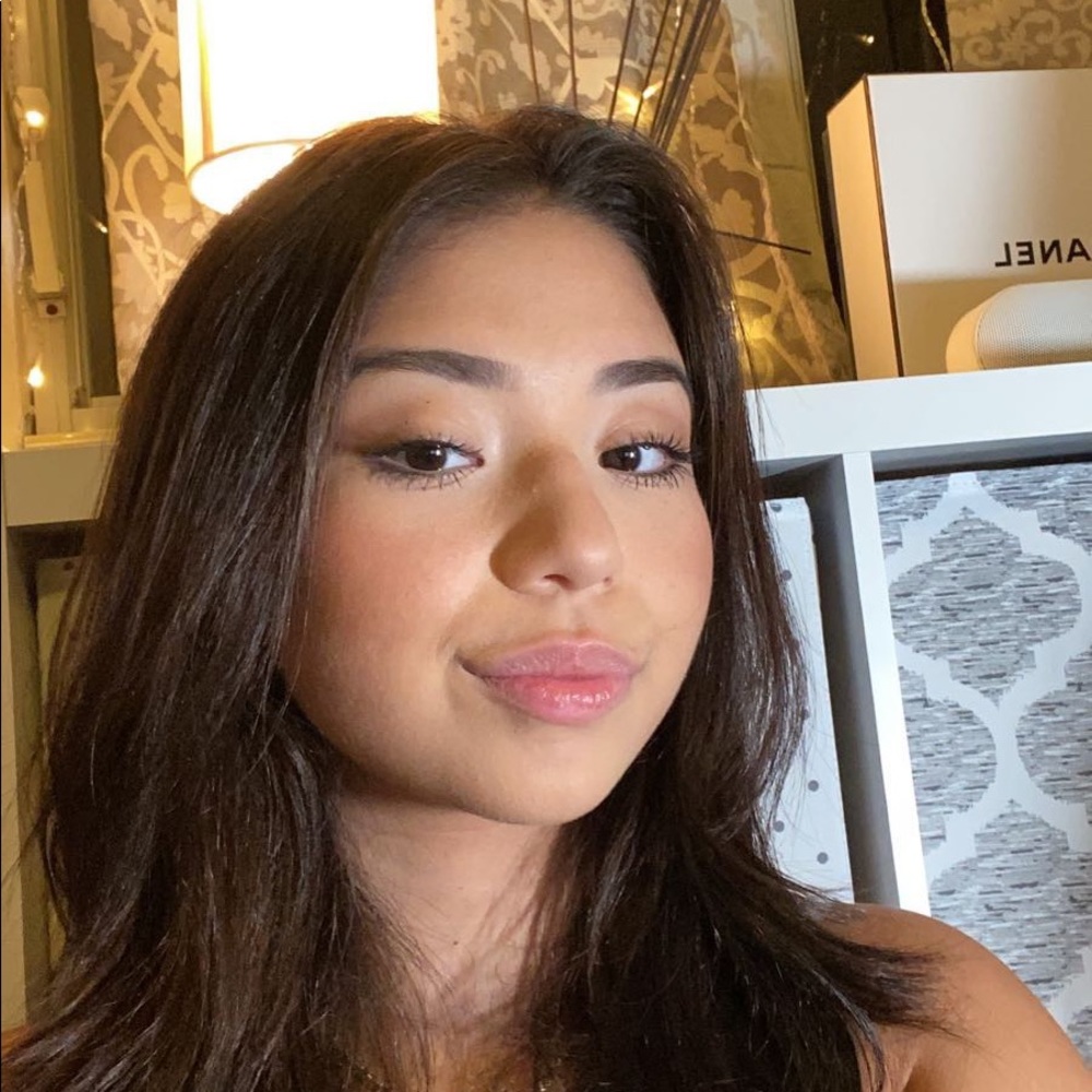 Meet your Posher, Laura